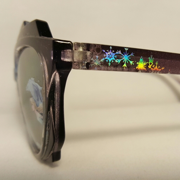 Kid's Fashion Sunglasses - Picture 2 of 4